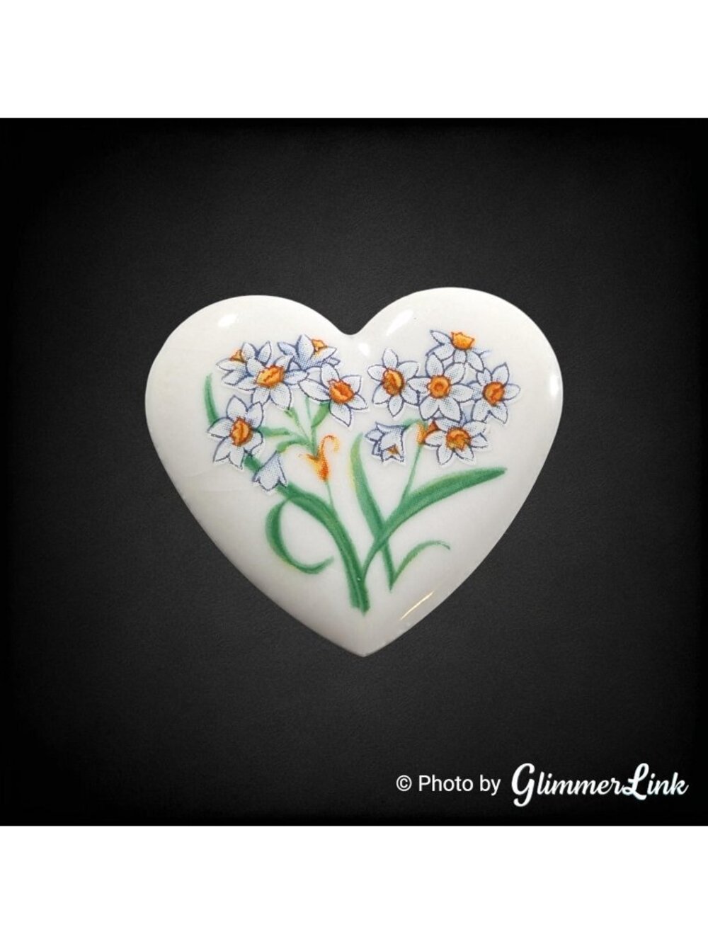 Vintage 1987 Avon March Birthday Daffodil Heart Porcelain Brooch